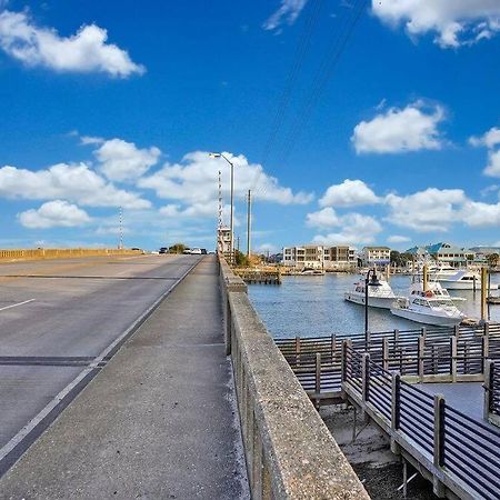 Middle Sound Hideaway~Beaches, Shopping, Families Villa Wilmington Bagian luar foto