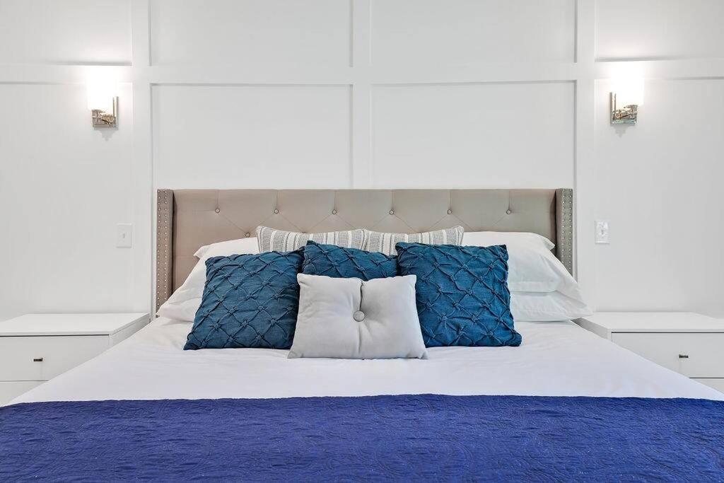 Middle Sound Hideaway~Beaches, Shopping, Families Villa Wilmington Bagian luar foto