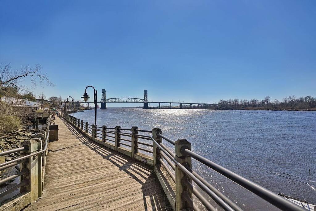 Middle Sound Hideaway~Beaches, Shopping, Families Villa Wilmington Bagian luar foto