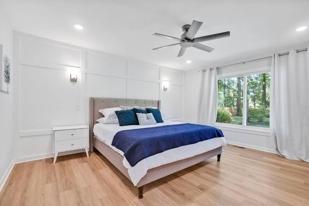 Middle Sound Hideaway~Beaches, Shopping, Families Villa Wilmington Bagian luar foto