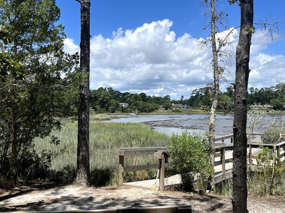 Middle Sound Hideaway~Beaches, Shopping, Families Villa Wilmington Bagian luar foto