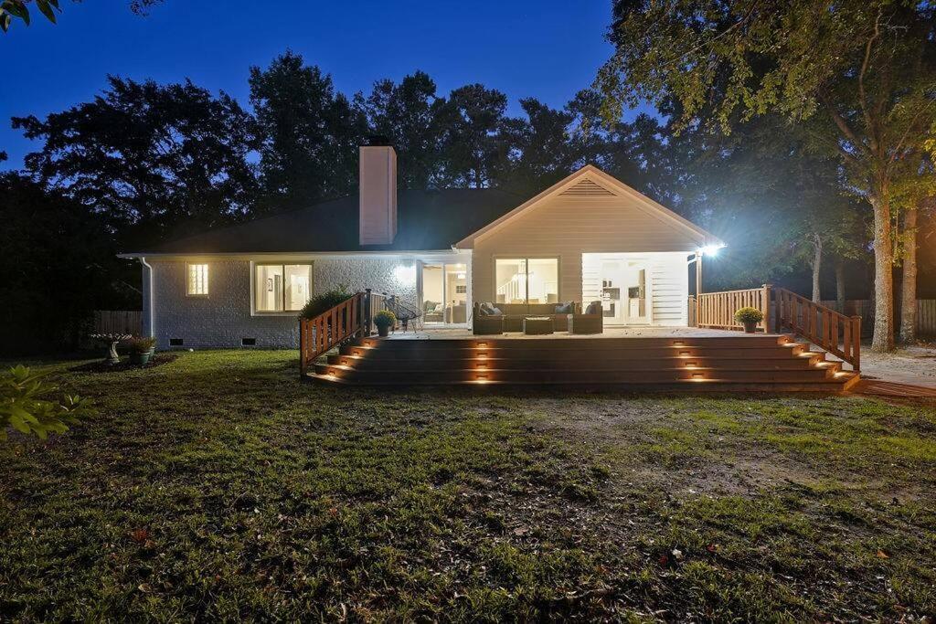 Middle Sound Hideaway~Beaches, Shopping, Families Villa Wilmington Bagian luar foto