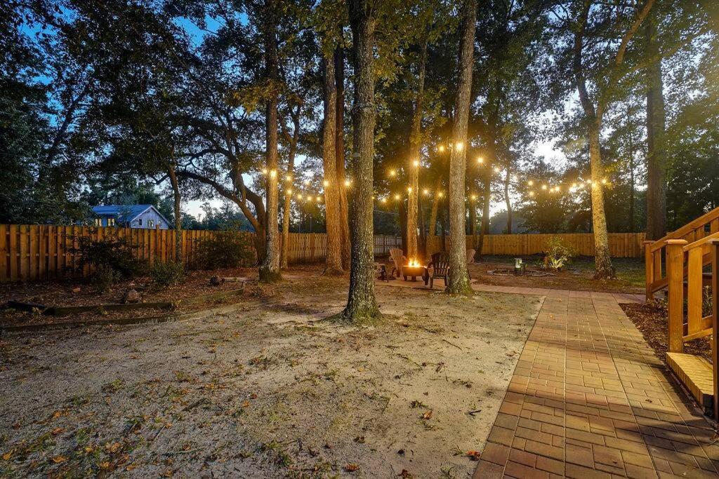 Middle Sound Hideaway~Beaches, Shopping, Families Villa Wilmington Bagian luar foto
